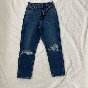 AE Curvy Mom Jean
